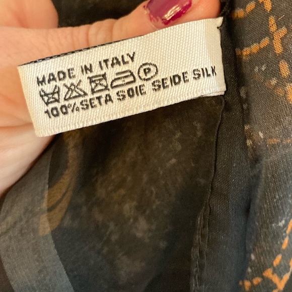 Moschino Heart Collage Large Black silk scarf - Picture 4 of 4